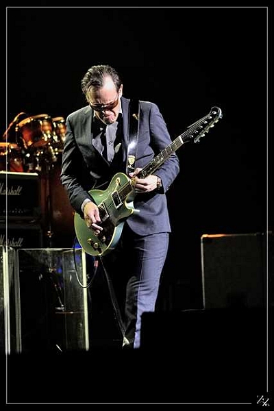 60411  Joe Bonamassa 10-06-2014 (Zz) (p).jpg